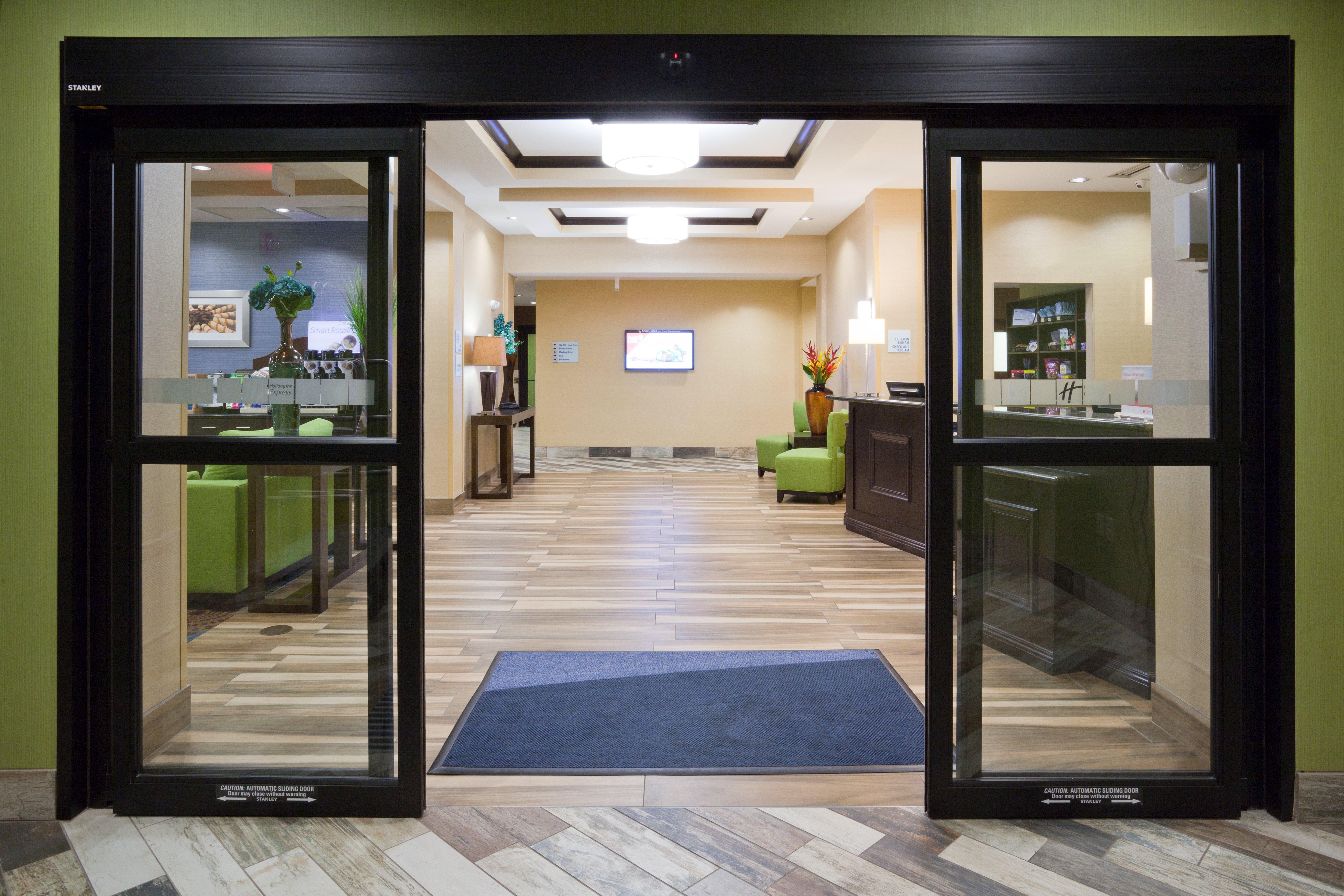 Holiday Inn Express & Suites Fort Dodge By Ihg Exterior foto