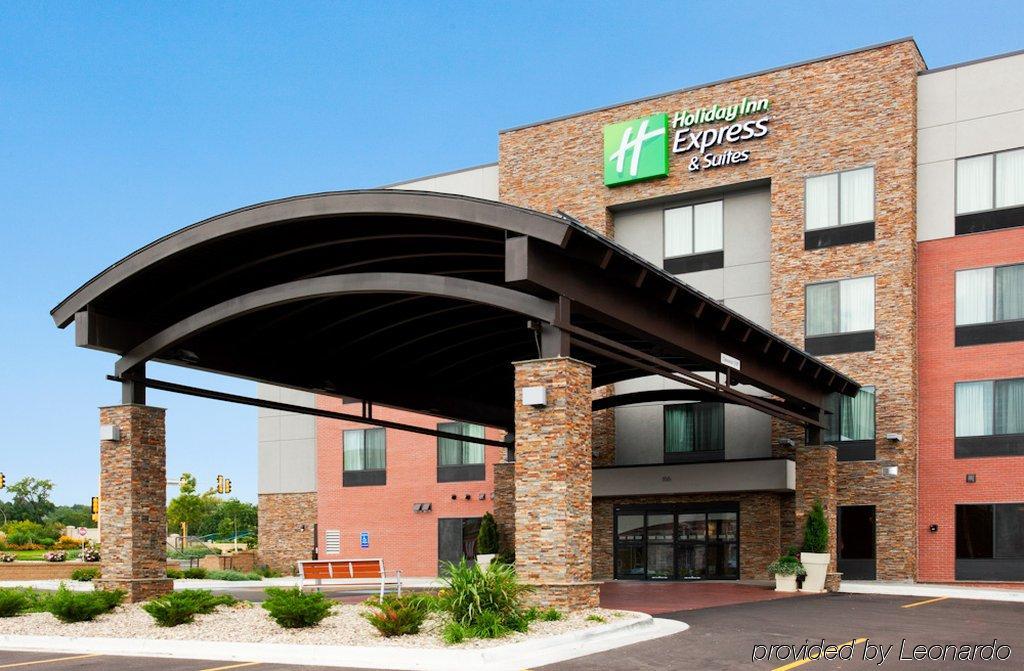 Holiday Inn Express & Suites Fort Dodge By Ihg Exterior foto