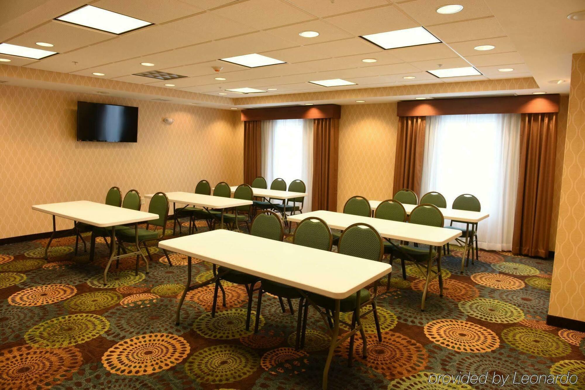 Holiday Inn Express & Suites Fort Dodge By Ihg Exterior foto